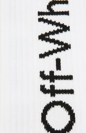 Мужские хлопковые носки OFF-WHITE белого цвета по цене 5875 руб., арт. 0MRA001F21KNI004 | Фото 2 Мужские хлопковые носки OFF-WHITE белого цвета, арт. 0MRA001F21KNI004 | Фото 2 (Материал внешний: Хлопок; Кросс-КТ: бельё)