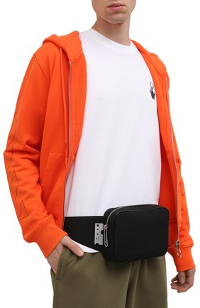 Мужская текстильная поясная сумка OFF-WHITE черного цвета по цене 59950 руб., арт. 0MN0015F21FAB001 | Фото 2 Мужская текстильная поясная сумка OFF-WHITE черного цвета, арт. 0MN0015F21FAB001 | Фото 2 (Материал: Текстиль; Ремень/цепочка: На ремешке; Размер: mini)