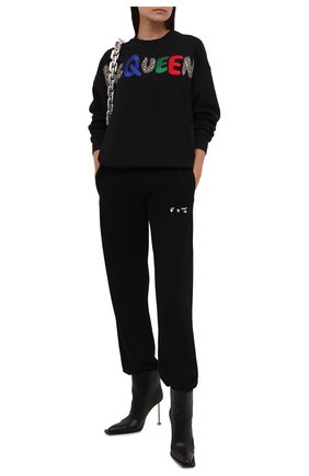 Женские хлопковые джоггеры OFF-WHITE черного цвета по цене 32600 руб., арт. 0WCH006F21JER001 | Фото 2 Женские хлопковые джоггеры OFF-WHITE черного цвета, арт. 0WCH006F21JER001 | Фото 2 (Длина (брюки, джинсы): Стандартные; Материал внешний: Хлопок; Стили: Спорт-шик; Женское Кросс-КТ: Джоггеры - брюки; Силуэт Ж (брюки и джинсы): Джоггеры)