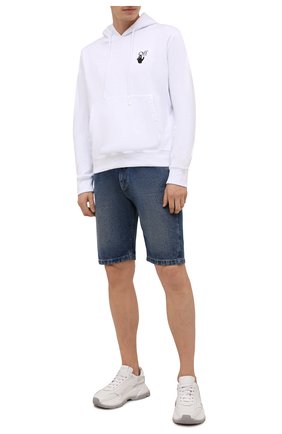 Мужские джинсовые шорты OFF-WHITE синего цвета по цене 44650 руб., арт. 0MYC005F21DEN001 | Фото 2 Мужские джинсовые шорты OFF-WHITE синего цвета, арт. 0MYC005F21DEN001 | Фото 2 (Материал внешний: Хлопок, Деним; Кросс-КТ: Деним; Стили: Гранж; Принт: Без принта; Длина Шорты М: До колена)