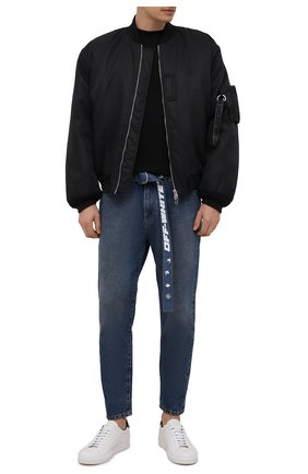 Мужские джинсы OFF-WHITE синего цвета по цене 59950 руб., арт. 0MYA005F21DEN003 | Фото 2 Мужские джинсы OFF-WHITE синего цвета, арт. 0MYA005F21DEN003 | Фото 2 (Длина (брюки, джинсы): Укороченные; Материал внешний: Хлопок, Деним; Кросс-КТ: Деним; Стили: Гранж; Силуэт М (брюки): Прямые)