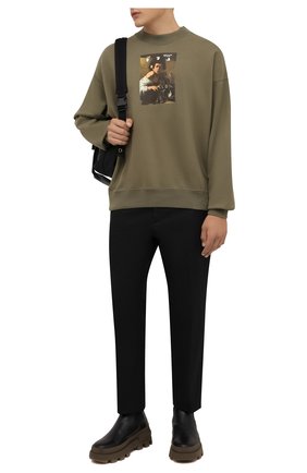 Мужской хлопковый свитшот OFF-WHITE хаки цвета по цене 52300 руб., арт. 0MBA054F21FLE010 | Фото 2 Мужской хлопковый свитшот OFF-WHITE хаки цвета, арт. 0MBA054F21FLE010 | Фото 2 (Материал внешний: Хлопок; Длина (для топов): Стандартные; Рукава: Длинные; Мужское Кросс-КТ: свитшот-одежда; Принт: С принтом; Стили: Гранж)