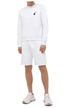 Мужской хлопковый свитшот OFF-WHITE белого цвета по цене 39950 руб., арт. 0MBA025F21FLE008 | Фото 2 Мужской хлопковый свитшот OFF-WHITE белого цвета, арт. 0MBA025F21FLE008 | Фото 2 (Рукава: Длинные; Материал внешний: Хлопок; Длина (для топов): Стандартные; Мужское Кросс-КТ: свитшот-одежда; Принт: С принтом; Стили: Гранж)