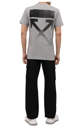 Мужская хлопковая футболка OFF-WHITE серого цвета по цене 25400 руб., арт. 0MAA027F21JER005 | Фото 2 Мужская хлопковая футболка OFF-WHITE серого цвета, арт. 0MAA027F21JER005 | Фото 2 (Материал внешний: Хлопок; Принт: С принтом; Рукава: Короткие; Длина (для топов): Стандартные)