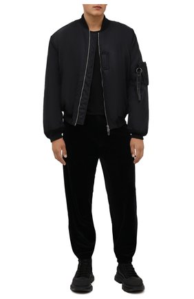 Мужские хлопковые джоггеры KENZO черного цвета по цене 30950 руб., арт. FB65PA7554VV | Фото 2 Мужские хлопковые джоггеры KENZO черного цвета, арт. FB65PA7554VV | Фото 2 (Материал внешний: Хлопок; Силуэт М (брюки): Джоггеры; Стили: Спорт-шик; Длина (брюки, джинсы): Стандартные)