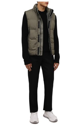 Мужской пуховый жилет STONE ISLAND хаки цвета по цене 49950 руб., арт. 7515G0123 | Фото 2 Мужской пуховый жилет STONE ISLAND хаки цвета, арт. 7515G0123 | Фото 2 (Материал подклада: Синтетический материал; Материал утеплителя: Пух и перо; Материал внешний: Синтетический материал; Кросс-КТ: Куртка, Пуховик; Стили: Милитари; Длина (верхняя одежда): Короткие)