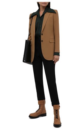 Женские кожаные ботинки VERSACE светло-коричневого цвета по цене 94800 руб., арт. DST419E/DVTA3 | Фото 2 Женские кожаные ботинки VERSACE светло-коричневого цвета, арт. DST419E/DVTA3 | Фото 2 (Материал внутренний: Натуральная кожа; Женское Кросс-КТ: Байкеры-ботинки; Каблук высота: Низкий; Подошва: Платформа)