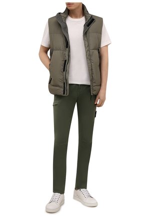 Мужские хлопковые брюки-карго STONE ISLAND хаки цвета по цене 26800 руб., арт. 7515321L1 | Фото 2 Мужские хлопковые брюки-карго STONE ISLAND хаки цвета, арт. 7515321L1 | Фото 2 (Материал внешний: Хлопок; Случай: Повседневный; Силуэт М (брюки): Карго; Стили: Кэжуэл; Длина (брюки, джинсы): Стандартные)