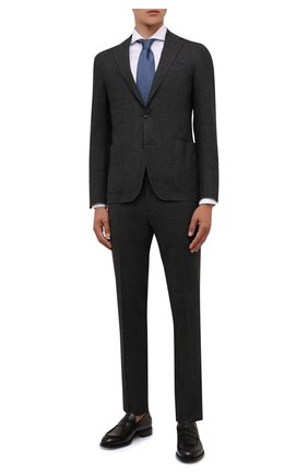 Мужской шерстяной костюм CORNELIANI темно-серого цвета по цене 111500 руб., арт. 88N700-1817401/92 | Фото 1 Мужской шерстяной костюм CORNELIANI темно-серого цвета, арт. 88N700-1817401/92 | Фото 1 (Рукава: Длинные; Материал подклада: Синтетический материал; Материал внешний: Шерсть; Костюмы М: Однобортный; Стили: Классический)