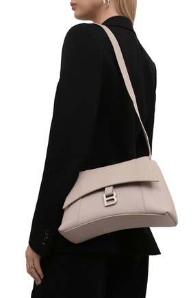 Женская сумка hourglass s BALENCIAGA кремвого цвета по цене 145500 руб., арт. 671353/29S1Y | Фото 2 Женская сумка hourglass s BALENCIAGA кремвого цвета, арт. 671353/29S1Y | Фото 2 (Материал: Натуральная кожа; Размер: medium; Сумки-технические: Сумки через плечо)