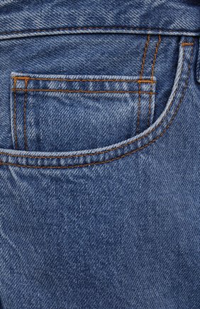 Мужские джинсы THE ROW синего цвета, арт. 286W1984 | Фото 5 (Силуэт М (брюки): Широкие; Кросс-КТ: Деним; Длина (брюки, джинсы): Стандартные; Материал внешний: Хлопок; Детали: Потертости; Стили: Минимализм)