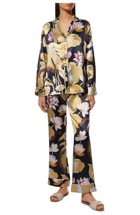 Женская шелковая пижама OLIVIA VON HALLE синего цвета по цене 47300 руб., арт. AW2110 | Фото 2 Женская шелковая пижама OLIVIA VON HALLE синего цвета, арт. AW2110 | Фото 2 (Материал внешний: Шелк; Длина (для топов): Стандартные; Рукава: Длинные; Длина Ж (юбки, платья, шорты): Мини; Длина (брюки, джинсы): Стандартные)