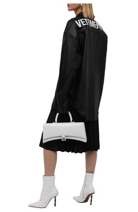 Женская кожаная рубашка VETEMENTS черного цвета по цене 277000 руб., арт. UA52SH980B 2404/W | Фото 2 Женская кожаная рубашка VETEMENTS черного цвета, арт. UA52SH980B 2404/W | Фото 2 (Длина (для топов): Удлиненные; Рукава: Длинные; Стили: Гламурный; Принт: Без принта; Женское Кросс-КТ: Рубашка-одежда; Материал внешний: Натуральная кожа)