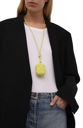 Чехол для airpods pro BOTTEGA VENETA салатового цвета по цене 10650 руб., арт. 670190/V0EY1 | Фото 2 Чехол для airpods pro BOTTEGA VENETA салатового цвета, арт. 670190/V0EY1 | Фото 2