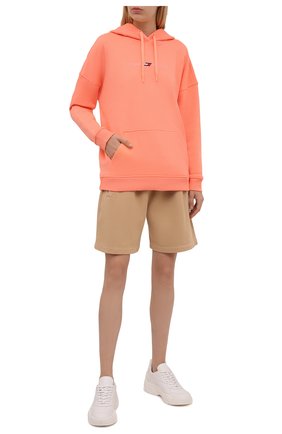 Женский хлопковое худи TOMMY HILFIGER оранжевого цвета по цене 10990 руб., арт. S10S100980 | Фото 2 Женский хлопковое худи TOMMY HILFIGER оранжевого цвета, арт. S10S100980 | Фото 2 (Материал внешний: Хлопок; Стили: Спорт-шик; Рукава: Длинные; Длина (для топов): Стандартные; Женское Кросс-КТ: Худи-одежда, Худи-спорт)