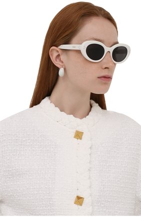 Женские солнцезащитные очки CELINE EYEWEAR белого цвета, арт. CL40193I 25A | Фото 2 (Тип очков: С/з; Региональные ограничения белый список (Axapta Mercury): RU; Оптика Гендер: оптика-женское)