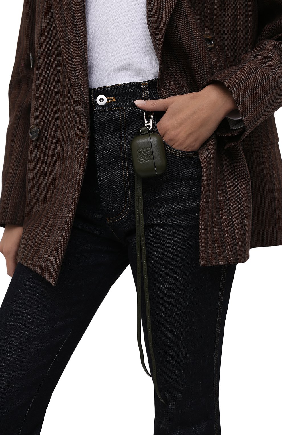 Кожаный чехол для airpods pro LOEWE хаки цвета, арт. C500036X01 | Фото 6 (Материал: Натуральная кожа; Женское Кросс-КТ: Кожа AirPods)