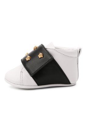 Детские кожаные пинетки VERSACE белого цвета по цене 19850 руб., арт. 1001501/1A00201 | Фото 2 Детские кожаные пинетки VERSACE белого цвета, арт. 1001501/1A00201 | Фото 2
