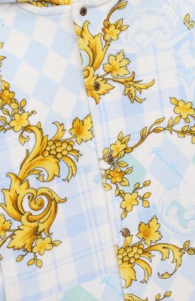 Детский хлопковый комбинезон VERSACE голубого цвета по цене 37600 руб., арт. 1000452/1A01067/9-12M | Фото 3 Детский хлопковый комбинезон VERSACE голубого цвета, арт. 1000452/1A01067/9-12M | Фото 3 (Ростовка одежда: 3 мес | 62 см, 6 мес | 68 см, 9 мес | 74 см)