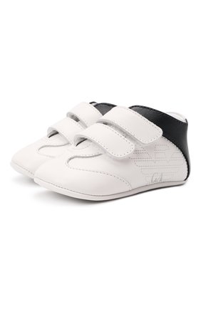 Детские кожаные пинетки EMPORIO ARMANI белого цвета по цене 10350 руб., арт. XLX002/X0N23 | Фото 1 Детские кожаные пинетки EMPORIO ARMANI белого цвета, арт. XLX002/X0N23 | Фото 1