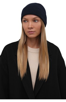 Женская кашемировая шапка GIORGIO ARMANI темно-синего цвета по цене 27950 руб., арт. 797258/1A512 | Фото 2 Женская кашемировая шапка GIORGIO ARMANI темно-синего цвета, арт. 797258/1A512 | Фото 2 (Материал: Шерсть, Кашемир)