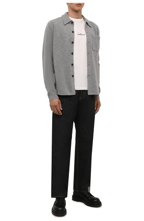 Мужской шерстяной кардиган DRIES VAN NOTEN серого цвета по цене 52550 руб., арт. 212-021244-3703 | Фото 2 Мужской шерстяной кардиган DRIES VAN NOTEN серого цвета, арт. 212-021244-3703 | Фото 2 (Длина (для топов): Стандартные; Материал внешний: Шерсть; Рукава: Длинные; Мужское Кросс-КТ: Кардиган-одежда; Стили: Кэжуэл)