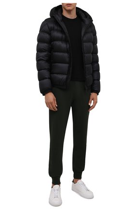 Мужские хлопковые джоггеры DRIES VAN NOTEN темно-зеленого цвета по цене 23600 руб., арт. 212-021114-3608 | Фото 2 Мужские хлопковые джоггеры DRIES VAN NOTEN темно-зеленого цвета, арт. 212-021114-3608 | Фото 2 (Длина (брюки, джинсы): Стандартные; Материал внешний: Хлопок; Силуэт М (брюки): Джоггеры; Мужское Кросс-КТ: Брюки-трикотаж; Стили: Спорт-шик)