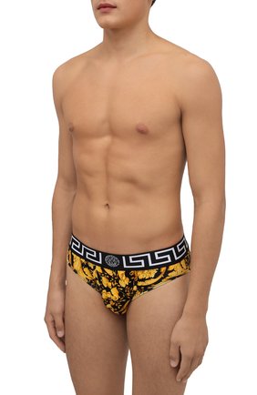 Мужские хлопковые брифы VERSACE желтого цвета по цене 7750 руб., арт. 1001383/1A00515 | Фото 2 Мужские хлопковые брифы VERSACE желтого цвета, арт. 1001383/1A00515 | Фото 2 (Материал внешний: Хлопок; Кросс-КТ: бельё; Мужское Кросс-КТ: Трусы)