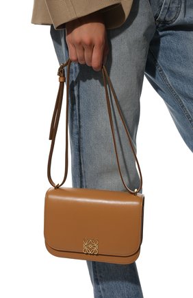 Женская сумка goya small LOEWE бежевого цвета, арт. A896N09X01 | Фото 2 (Материал: Натуральная кожа; Размер: small; Ремень/цепочка: На ремешке)