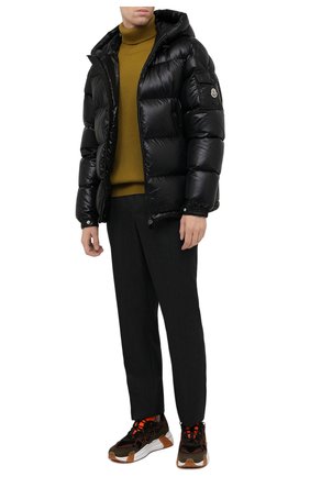 Мужские комбинированные кроссовки compassor MONCLER хаки цвета по цене 50700 руб., арт. G2-09A-4M743-00-02SY9 | Фото 2 Мужские комбинированные кроссовки compassor MONCLER хаки цвета, арт. G2-09A-4M743-00-02SY9 | Фото 2 (Материал внутренний: Текстиль, Натуральная кожа; Подошва: Массивная; Материал внешний: Текстиль; Стили: Гранж; Материал утеплителя: Без утеплителя)