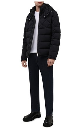 Мужская пуховая куртка cecaud MONCLER темно-синего цвета по цене 133400 руб., арт. G2-091-1A001-76-C0142 | Фото 2 Мужская пуховая куртка cecaud MONCLER темно-синего цвета, арт. G2-091-1A001-76-C0142 | Фото 2 (Материал утеплителя: Пух и перо; Рукава: Длинные; Длина (верхняя одежда): Короткие; Материал подклада: Синтетический материал; Материал внешний: Синтетический материал; Кросс-КТ: Куртка; Мужское Кросс-КТ: пуховик-короткий; Стили: Кэжуэл)