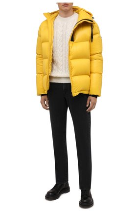 Мужские джинсы MONCLER темно-серого цвета по цене 50700 руб., арт. G2-091-2A000-27-595JS | Фото 2 Мужские джинсы MONCLER темно-серого цвета, арт. G2-091-2A000-27-595JS | Фото 2 (Материал внешний: Хлопок; Длина (брюки, джинсы): Стандартные; Кросс-КТ: Деним; Силуэт М (брюки): Прямые; Стили: Кэжуэл)