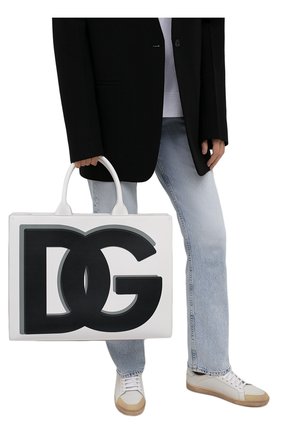 Женский сумка-тоут dg daily DOLCE & GABBANA черно-белого цвета по цене 143500 руб., арт. BB7022/AQ276 | Фото 2 Женский сумка-тоут dg daily DOLCE & GABBANA черно-белого цвета, арт. BB7022/AQ276 | Фото 2 (Размер: large; Материал: Натуральная кожа; Сумки-технические: Сумки-шопперы)