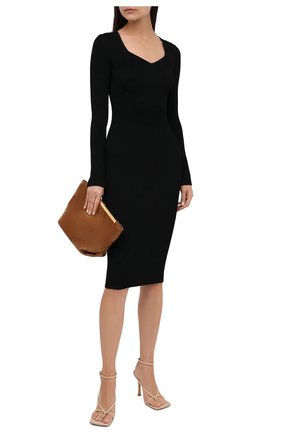 Женское платье из вискозы TOM FORD черного цвета по цене 140500 руб., арт. ACK262-YAX310 | Фото 2 Женское платье из вискозы TOM FORD черного цвета, арт. ACK262-YAX310 | Фото 2 (Рукава: Длинные; Материал внешний: Вискоза; Женское Кросс-КТ: Платье-одежда; Случай: Повседневный; Стили: Романтичный; Кросс-КТ: Трикотаж; Длина Ж (юбки, платья, шорты): Миди)
