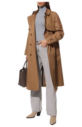 Женская шелковая водолазка BURBERRY голубого цвета по цене 83900 руб., арт. 8044723 | Фото 2 Женская шелковая водолазка BURBERRY голубого цвета, арт. 8044723 | Фото 2 (Длина (для топов): Стандартные; Материал внешний: Шелк; Рукава: Длинные; Женское Кросс-КТ: Водолазка-одежда; Стили: Кэжуэл)