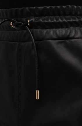 Женские кожаные брюки TOM FORD черного цвета, арт. PAL714-LEX228 | Фото 5 (Длина (брюки, джинсы): Удлиненные; Силуэт Ж (брюки и джинсы): Широкие; Женское Кросс-КТ: Брюки-одежда, Кожаные брюки; Стили: Гранж; Региональные ограничения белый список (Axapta Mercury): RU; Материал внешний: Натуральная кожа; Материал подклада: Шелк)