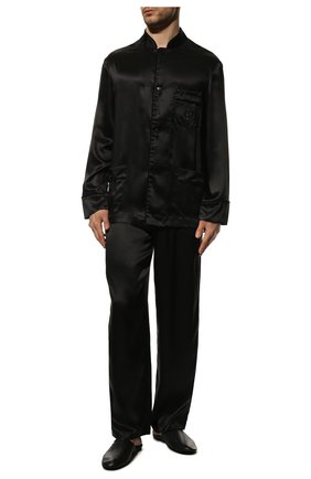 Мужская шелковая пижама GIORGIO ARMANI черного цвета по цене 125500 руб., арт. 100098/CC820 | Фото 2 Мужская шелковая пижама GIORGIO ARMANI черного цвета, арт. 100098/CC820 | Фото 2 (Рукава: Длинные; Длина (для топов): Стандартные; Длина (брюки, джинсы): Стандартные; Материал внешний: Шелк; Кросс-КТ: домашняя одежда)