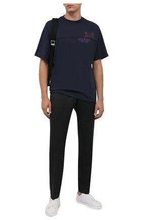 Мужская хлопковая футболка KENZO темно-синего цвета по цене 12900 руб., арт. FB65TS0904SB | Фото 2 Мужская хлопковая футболка KENZO темно-синего цвета, арт. FB65TS0904SB | Фото 2 (Рукава: Короткие; Длина (для топов): Стандартные; Материал внешний: Хлопок; Принт: С принтом; Стили: Кэжуэл)