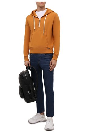 Мужской хлопковое худи TOM FORD оранжевого цвета по цене 113500 руб., арт. BY265/TFJ240 | Фото 2 Мужской хлопковое худи TOM FORD оранжевого цвета, арт. BY265/TFJ240 | Фото 2 (Рукава: Длинные; Материал внешний: Хлопок; Длина (для топов): Стандартные; Мужское Кросс-КТ: Худи-одежда; Принт: Без принта; Стили: Спорт-шик)