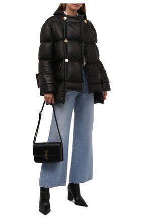Женский пуховик TOM FORD черного цвета по цене 526500 руб., арт. CSL684-LEX228 | Фото 2 Женский пуховик TOM FORD черного цвета, арт. CSL684-LEX228 | Фото 2 (Материал утеплителя: Пух и перо; Материал подклада: Синтетический материал, Вискоза; Длина (верхняя одежда): До середины бедра; Рукава: Длинные; Стили: Гламурный; Кросс-КТ: Пуховик; Материал внешний: Натуральная кожа)