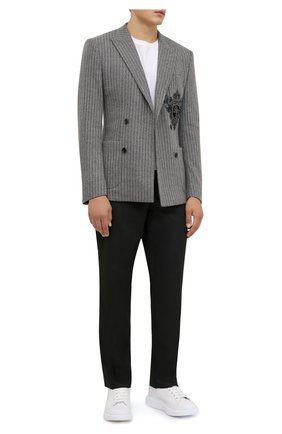 Мужской пиджак DOLCE & GABBANA серого цвета по цене 215000 руб., арт. G2PU0Z/FR7DJ | Фото 2 Мужской пиджак DOLCE & GABBANA серого цвета, арт. G2PU0Z/FR7DJ | Фото 2 (Материал подклада: Вискоза; Материал внешний: Шерсть; Рукава: Длинные; Длина (для топов): Стандартные; 1-2-бортные: Двубортные; Случай: Вечерний; Стили: Кэжуэл; Пиджаки М: Приталенный)