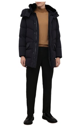 Мужская пуховик KITON темно-синего цвета по цене 722500 руб., арт. UW1055V0244A | Фото 2 Мужская пуховик KITON темно-синего цвета, арт. UW1055V0244A | Фото 2 (Материал внешний: Синтетический материал; Материал утеплителя: Пух и перо; Длина (верхняя одежда): До середины бедра; Рукава: Длинные; Материал подклада: Синтетический материал; Кросс-КТ: Куртка; Мужское Кросс-КТ: пуховик-короткий; Стили: Кэжуэл; Региональные ограничения белый список (Axapta Mercury): RU)