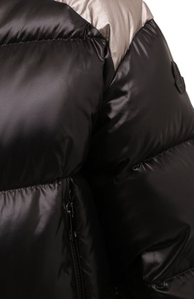 Женский пуховик cuscute MONCLER черного цвета, арт. G2-093-1A001-09-68950 | Фото 5 (Кросс-КТ: Куртка, Пуховик; Рукава: Длинные; Материал внешний: Синтетический материал; Стили: Спорт-шик; Материал подклада: Синтетический материал; Длина (верхняя одежда): Короткие; Материал утеплителя: Пух и перо)