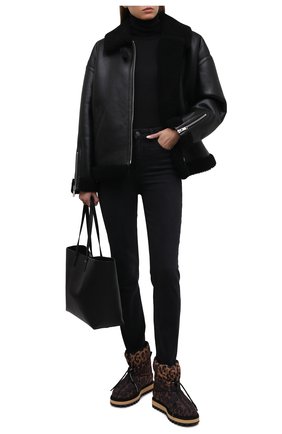 Женские текстильные сапоги DOLCE & GABBANA леопардового цвета по цене 65200 руб., арт. CK1891/A0841 | Фото 2 Женские текстильные сапоги DOLCE & GABBANA леопардового цвета, арт. CK1891/A0841 | Фото 2 (Материал внутренний: Текстиль; Подошва: Платформа; Материал внешний: Текстиль; Высота голенища: Низкие; Каблук высота: Без каблука; Каблук тип: Устойчивый; Женское Кросс-КТ: Дутики; Материал утеплителя: Без утеплителя)