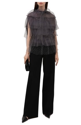 Женский топ REDVALENTINO серого цвета по цене 52400 руб., арт. WR0AB04B/66C | Фото 2 Женский топ REDVALENTINO серого цвета, арт. WR0AB04B/66C | Фото 2 (Материал подклада: Шелк; Материал внешний: Синтетический материал; Длина (для топов): Стандартные; Рукава: Короткие; Стили: Романтичный; Кросс-КТ: с рукавом)