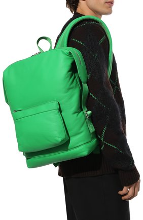 Мужской кожаный рюкзак classic pillow BOTTEGA VENETA зеленого цвета по цене 242500 руб., арт. 658066/V00Z3 | Фото 2 Мужской кожаный рюкзак classic pillow BOTTEGA VENETA зеленого цвета, арт. 658066/V00Z3 | Фото 2 (Материал: Натуральная кожа)