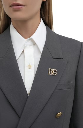 Женская брошь DOLCE & GABBANA золотого цвета по цене 16700 руб., арт. WPN6L7/W1111 | Фото 2 Женская брошь DOLCE & GABBANA золотого цвета, арт. WPN6L7/W1111 | Фото 2 (Материал: Металл)