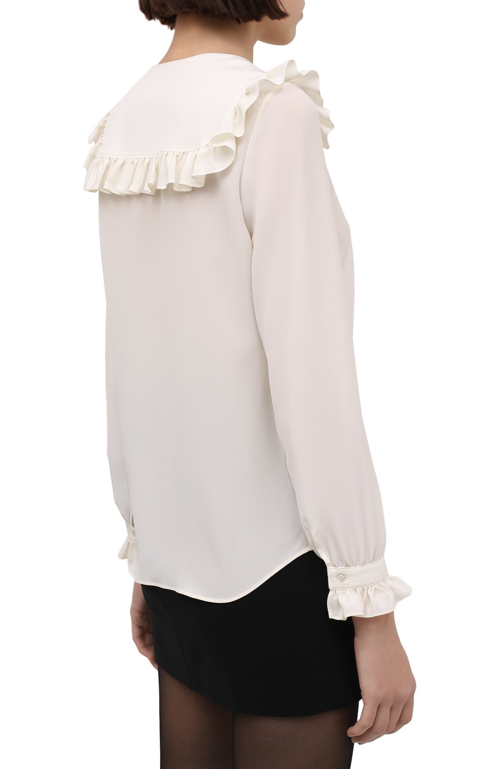 Женская шелковая блузка SAINT LAURENT кремвого цвета, арт. 665828/Y100W | Фото 4 (Принт: Без принта; Материал внешний: Шелк; Рукава: Длинные; Длина (для топов): Стандартные; Женское Кросс-КТ: Блуза-одежда; Стили: Кэжуэл)