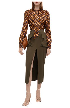 Женская шелковая блузка SAINT LAURENT коричневого цвета, арт. 660892/Y5D61 | Фото 2 (Рукава: Длинные; Длина (для топов): Стандартные; Материал внешний: Шелк; Женское Кросс-КТ: Блуза-одежда; Принт: С принтом, Клетка)