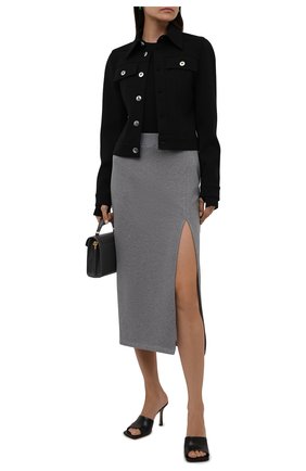 Женская хлопковая юбка REDVALENTINO серого цвета по цене 27950 руб., арт. WR0MD01W/68H | Фото 2 Женская хлопковая юбка REDVALENTINO серого цвета, арт. WR0MD01W/68H | Фото 2 (Материал внешний: Хлопок; Длина Ж (юбки, платья, шорты): Миди; Женское Кросс-КТ: Юбка-одежда; Стили: Кэжуэл)